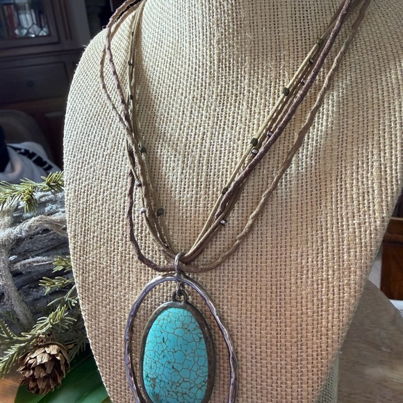 Silpada Howlite Pendant Necklace with Silver Accents Gorgeous - Picture 7 of 8
